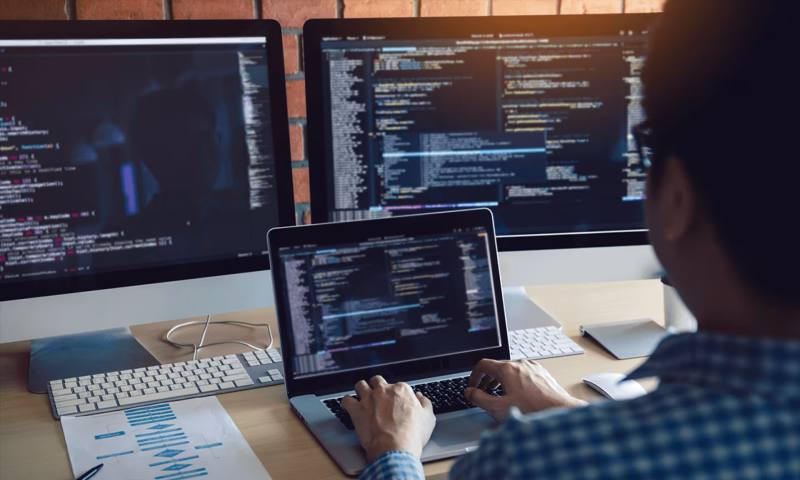 数据科学选型：R与Python如何赋能南溪区网站建设？
